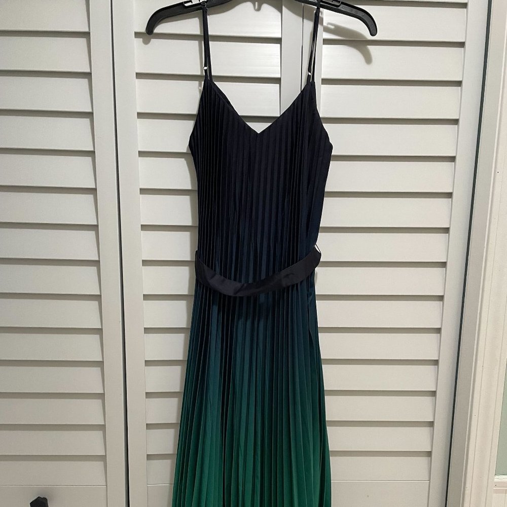 NWT- banana republic ombre pleated dip dye dress Blue and Green Size Small